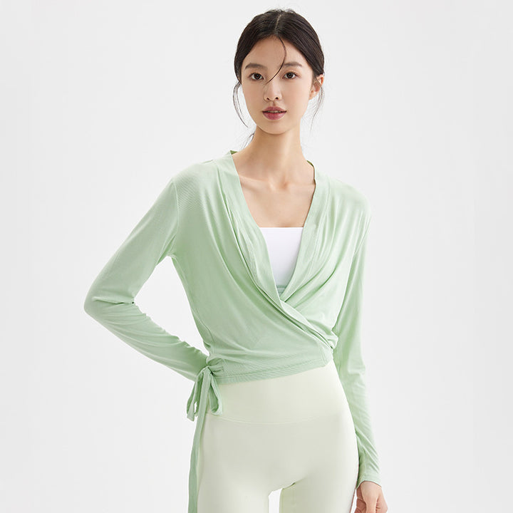Damernas wrap-top med långa ärmar och figurnära snitt Mirla-Eva Jonsson