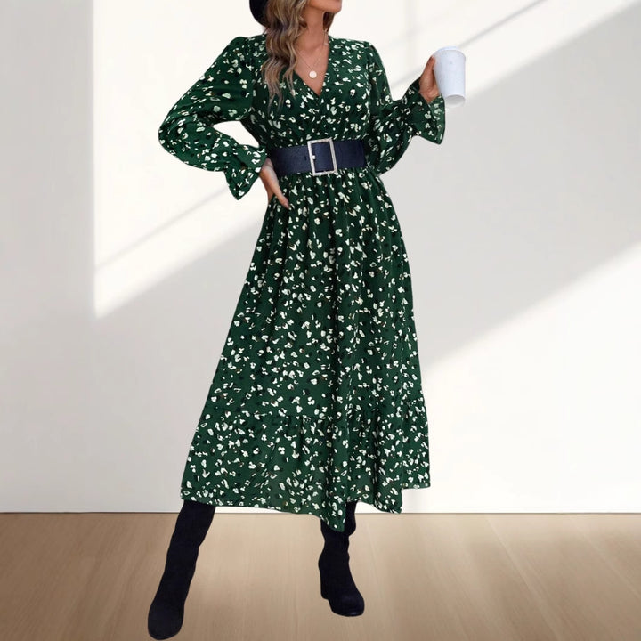 Damernas wrapklänning med figursydd passform och blommönster Mirla-Eva Jonsson