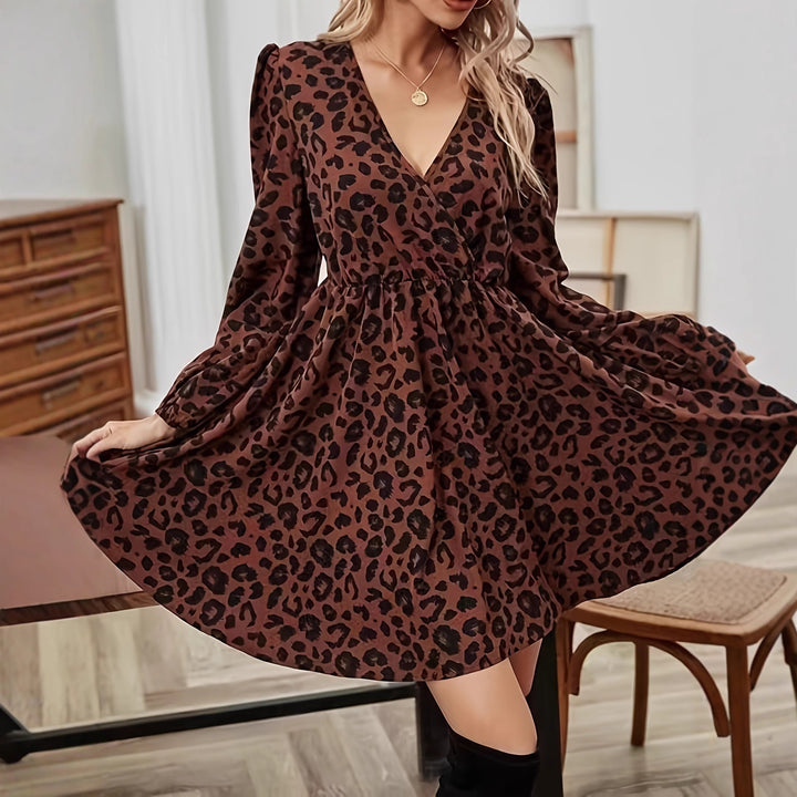 Damernas wrapklänning med leopardmönster Mirla-Eva Jonsson