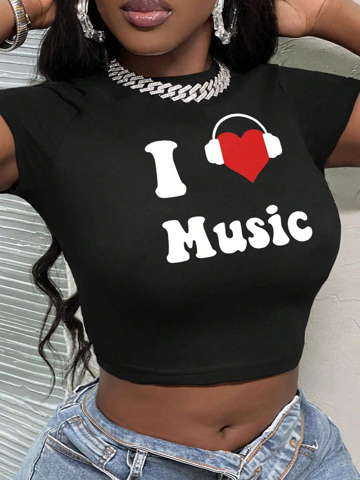 Damers Crop-T-Shirt med konstnärligt läppmotiv och kreativt tryck Mirla-Eva Jonsson