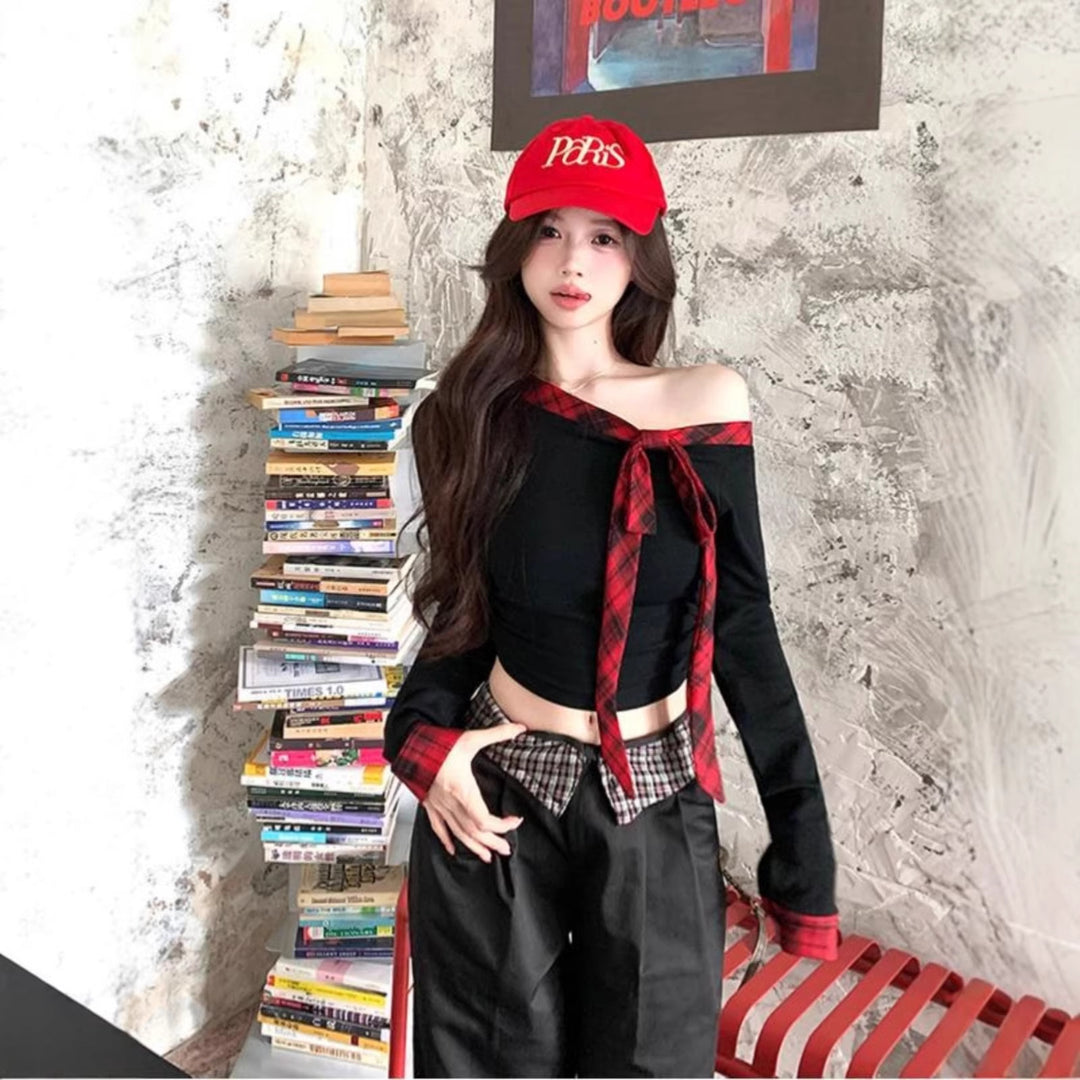Damers Crop Top med modernt Off-Shoulder design och rutigt rosett detaljer-Eva Jonsson