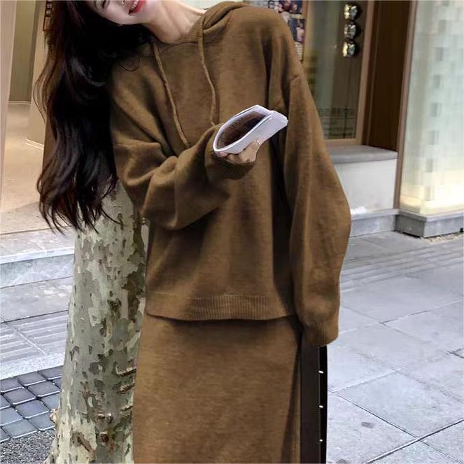 Damers Oversized Stickad tröja med harmonisk silhuett och avslappnad karaktär Mirla-Eva Jonsson