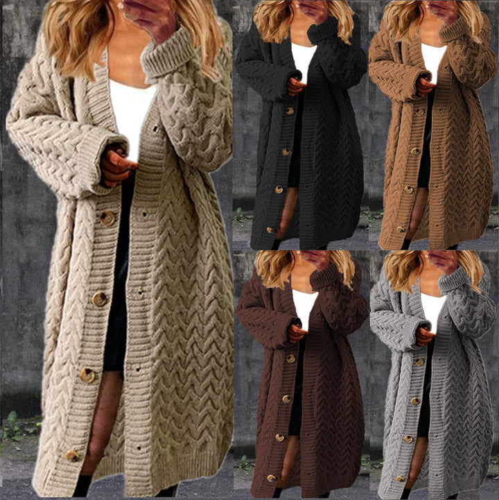Damers chunky stickad cardigan med texturerad kabelmönster och praktiska knappar Mirla-Eva Jonsson