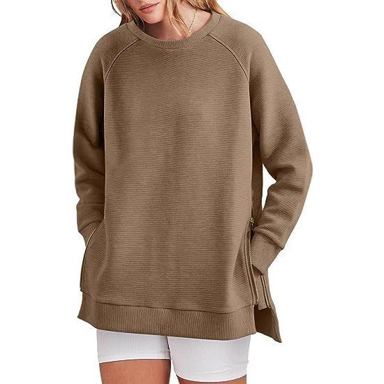 Damers modernt sweatshirt med sidodragkedjor Mirla-Eva Jonsson