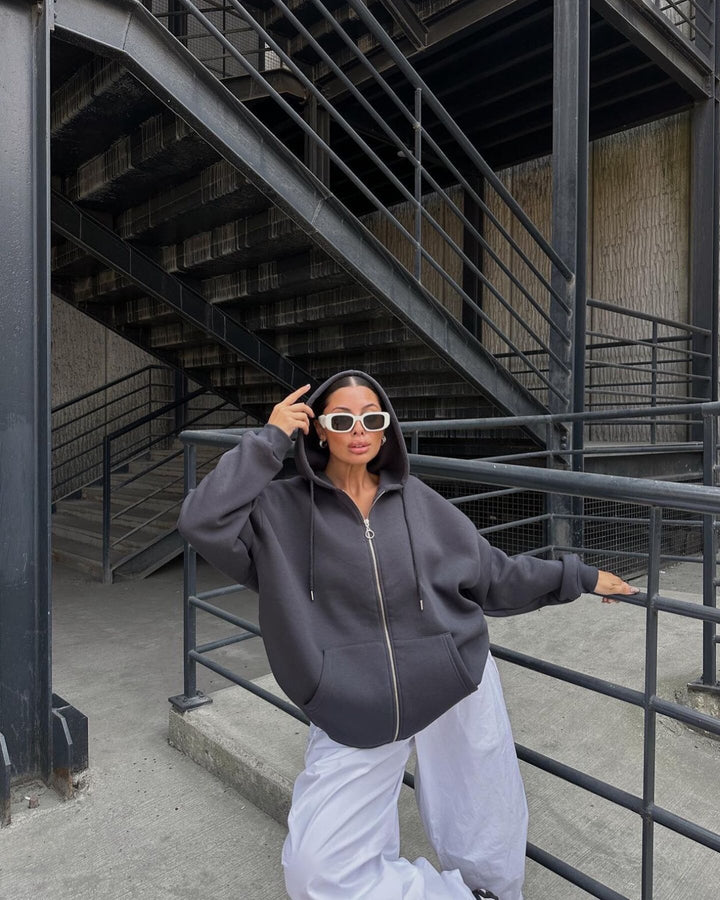 Damers oversized hoodiejacka med dragkedja Mirla-Eva Jonsson