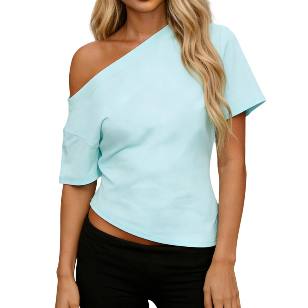 Dames asymmetrisk topp med off-shoulder design och korta ärmar Mirla-Eva Jonsson