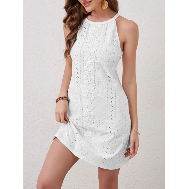Dames sommarklänning med elegant cut-out design och blomsterbroderi Mirla-Eva Jonsson