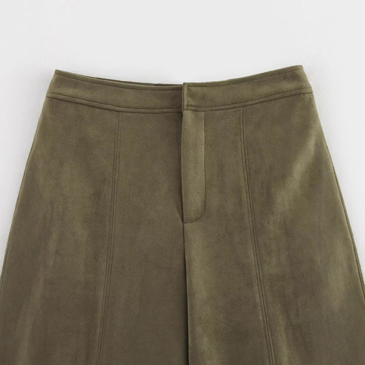 Dames vid culotte med elegant velourstruktur och praktiska fickor Mirla-Eva Jonsson