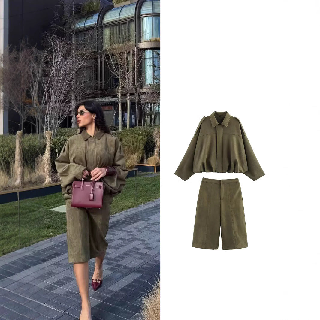 Dames vid culotte med elegant velourstruktur och praktiska fickor Mirla-Eva Jonsson
