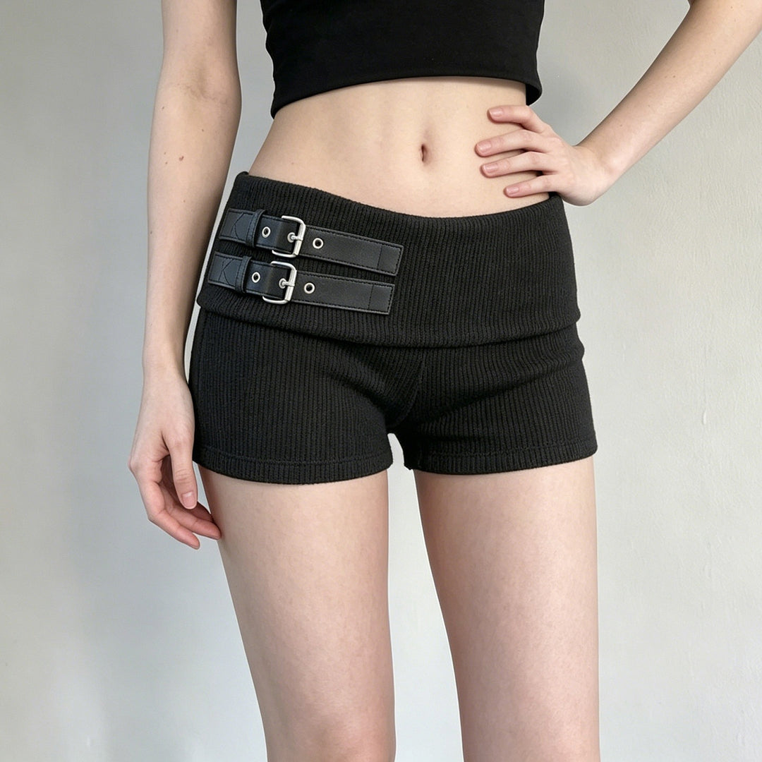 Damesshorts med bred midja och dekorativa spännen Mirla-Eva Jonsson