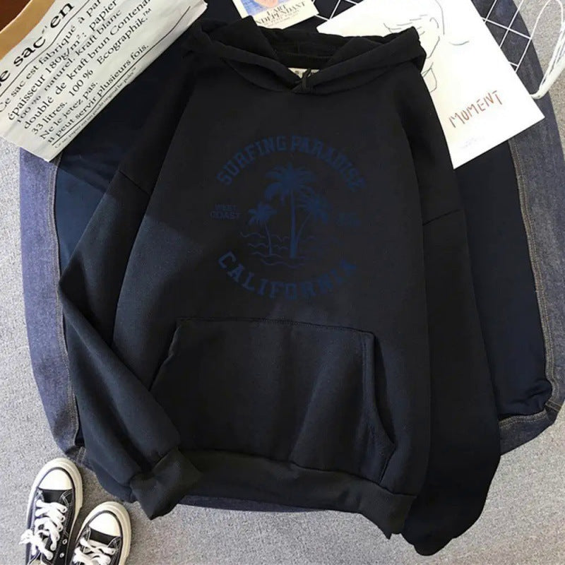 Damhoodie med avslappnad surfdesign och högkvalitativ bomullsblandning Mirla-Eva Jonsson
