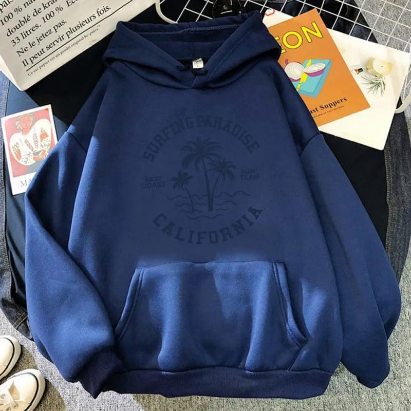 Damhoodie med avslappnad surfdesign och högkvalitativ bomullsblandning Mirla-Eva Jonsson