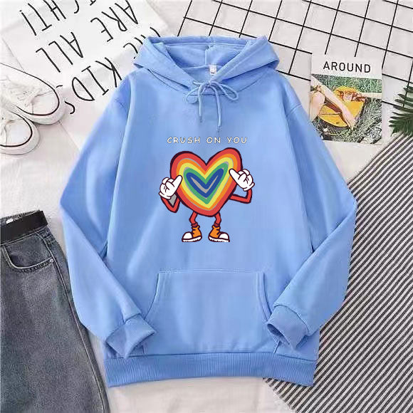 Damhoodie med färgglad hjärtdesign Mirla-Eva Jonsson
