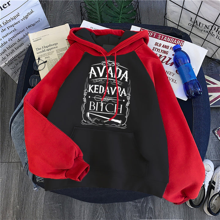 Damhoodie med kreativt grafiskt design Mirla-Eva Jonsson
