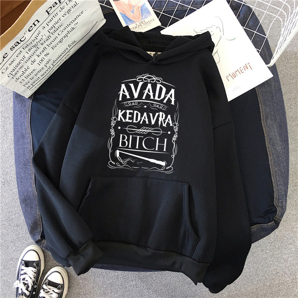 Damhoodie med kreativt grafiskt design Mirla-Eva Jonsson