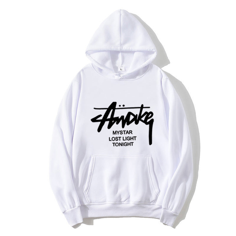 Damhoodie med modern text Mirla-Eva Jonsson