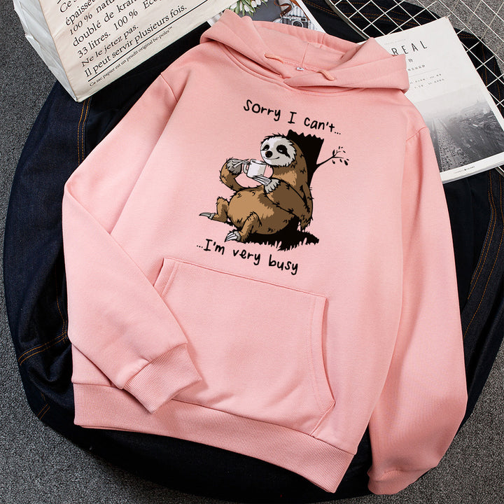 Damhoodie med söt djurmotiv och lekfull slogan Mirla-Eva Jonsson