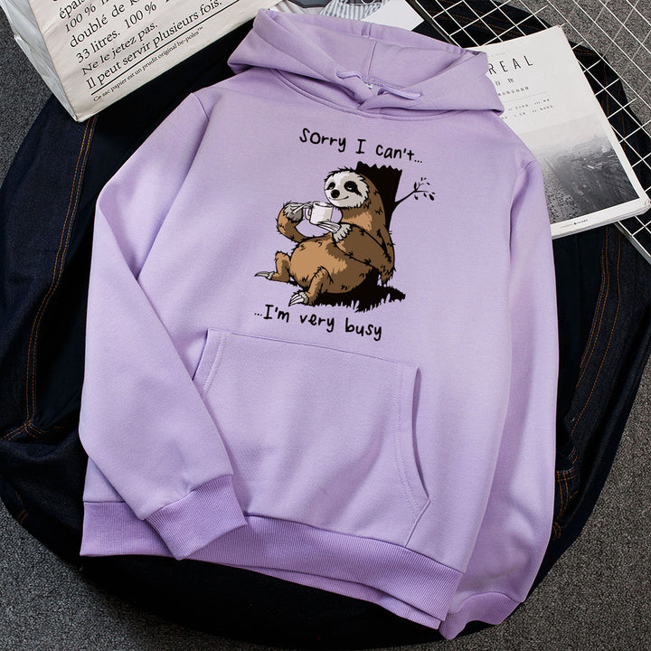 Damhoodie med söt djurmotiv och lekfull slogan Mirla-Eva Jonsson