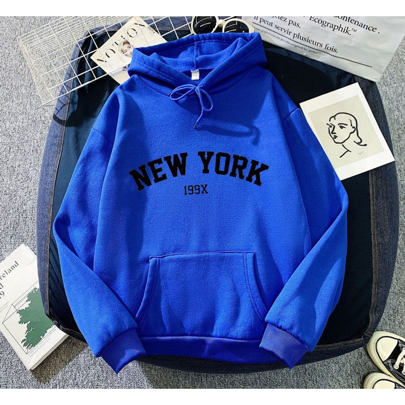 Damhoodie med sportig New York-tryck Mirla-Eva Jonsson