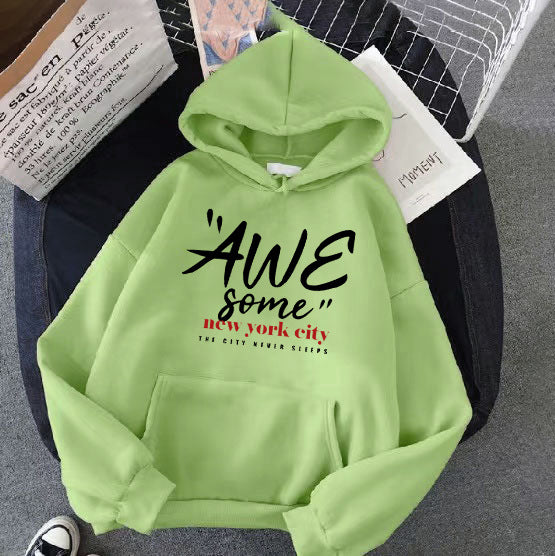 Damhoodie med stiligt New York-tryck Mirla-Eva Jonsson