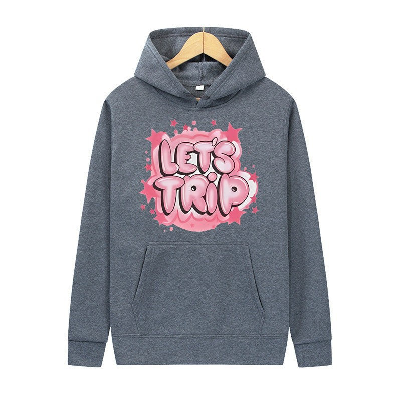 Damhoodie med stiligt graffit tryck och bekväm passform Mirla-Eva Jonsson