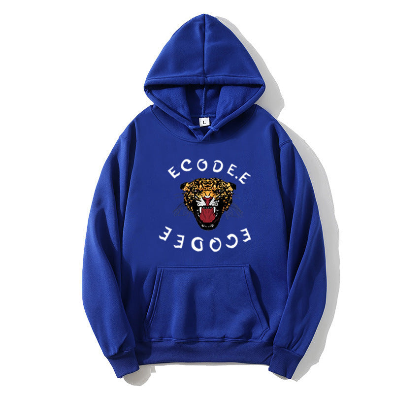 Damhoodie med tigerliknande grafisk design Mirla-Eva Jonsson