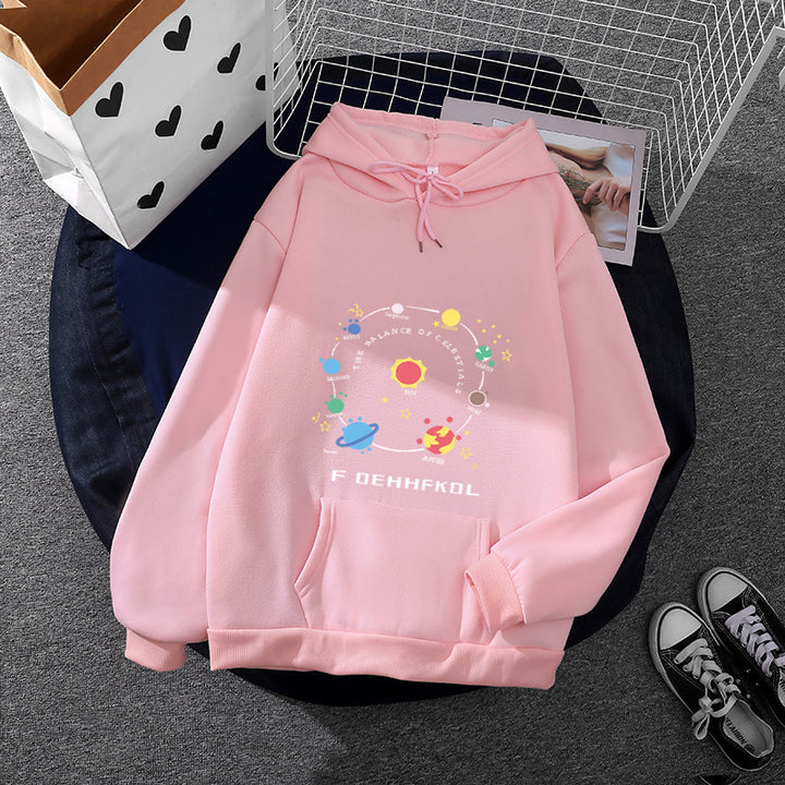 Damhoodie med unik rymdmotiv Mirla-Eva Jonsson