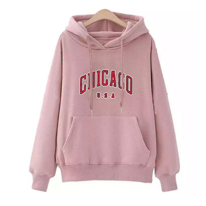 Damhoodie med urban Chicago-tryck Mirla-Eva Jonsson