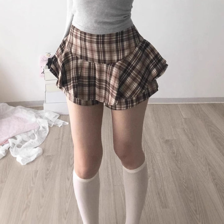 Damig Lekfull rutig kjol med integrerade shorts och hög midja Mirla-Eva Jonsson