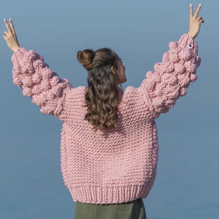 Damig grovstickad oversized cardigan med voluminösa ärmar Mirla-Eva Jonsson