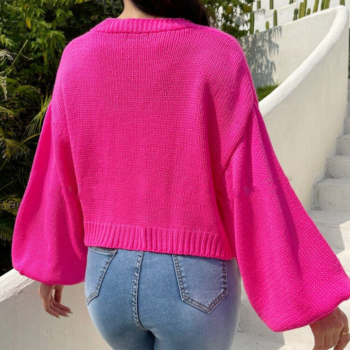 Damin Kort stickad cardigan med lekfullt blommönster Eva Jonsson-Eva Jonsson