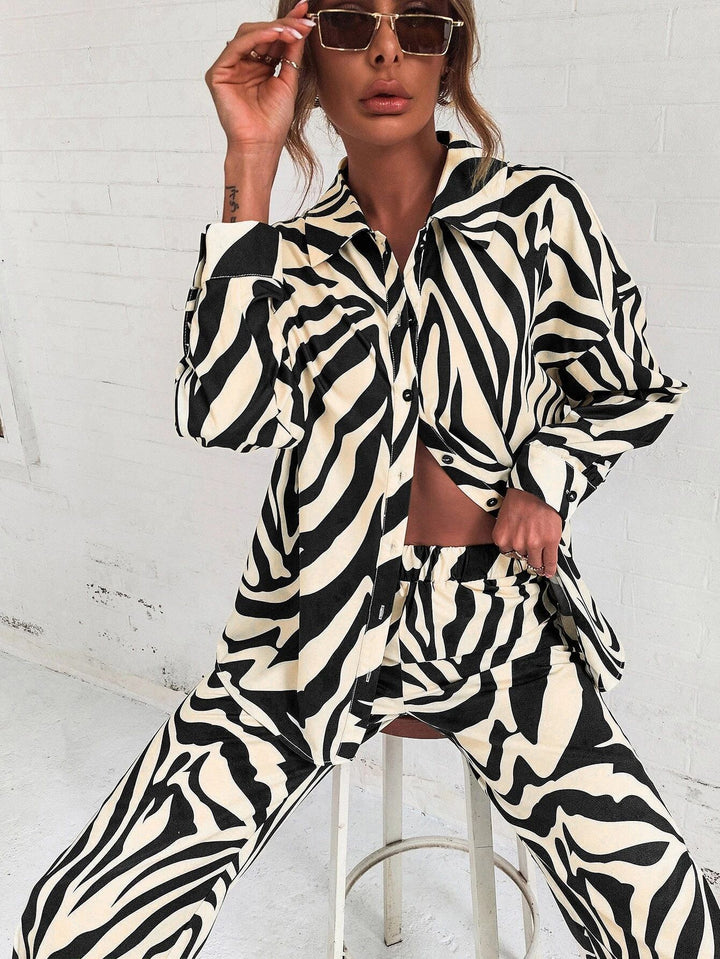 Damin Pyjamas Set med modern geometrisk mönster Mirla-Eva Jonsson