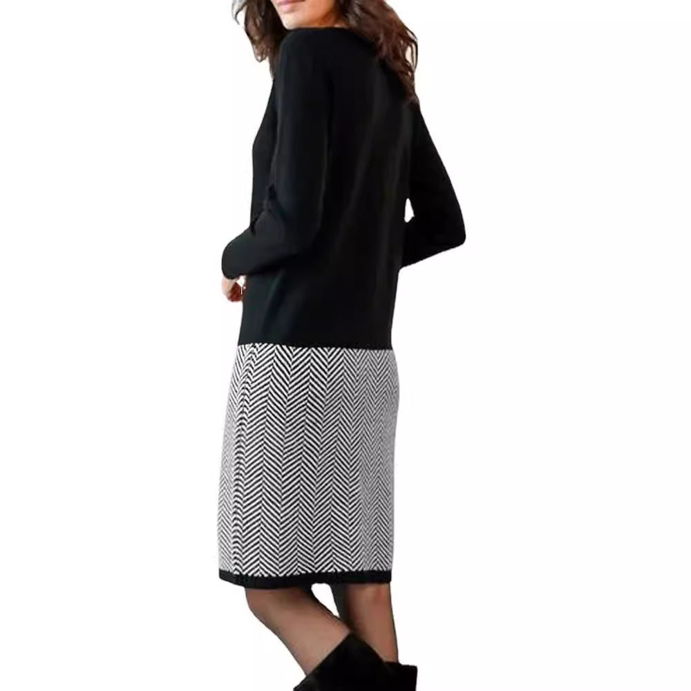 Damissa stickklänning med elegant chevron-mönster Eva Jonsson-Eva Jonsson
