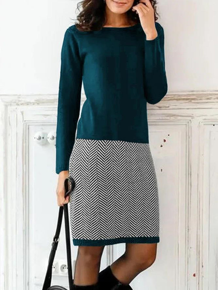 Damissa stickklänning med elegant chevron-mönster Eva Jonsson-Eva Jonsson