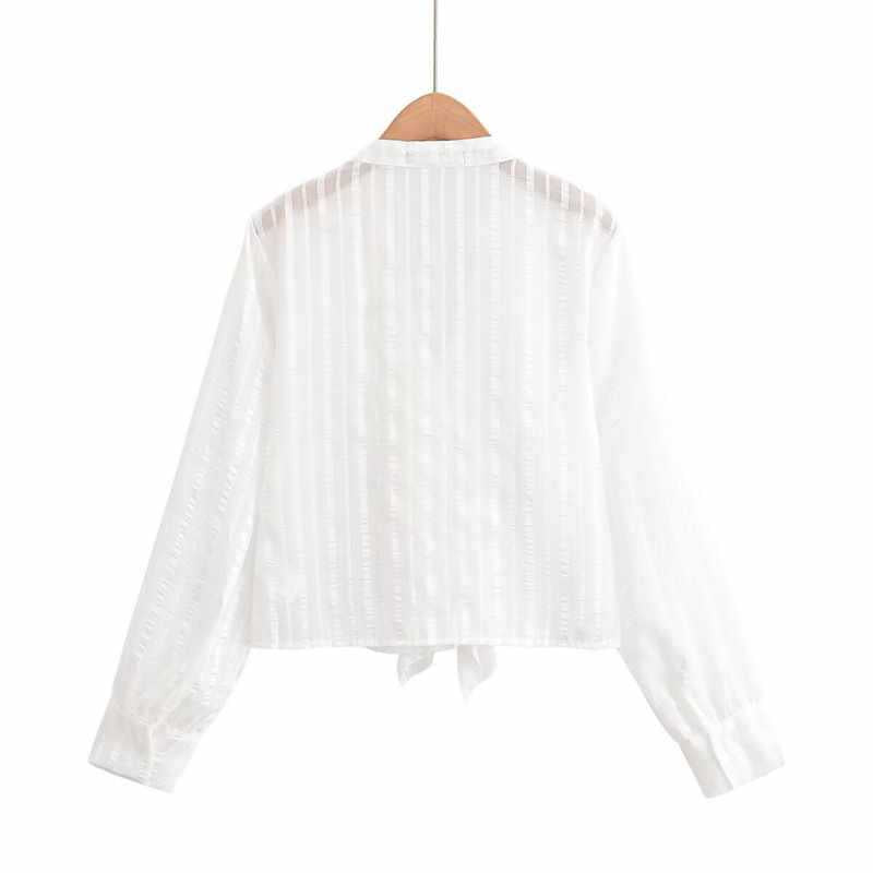 Damkava elegant blus med volangdetaljer Mirla-Eva Jonsson
