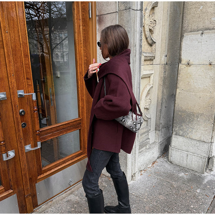 Damkjolig Oversized Jacka med inbyggd Schal Mirla-Eva Jonsson