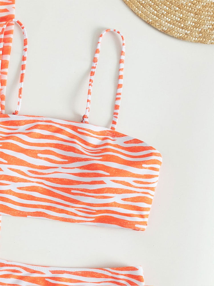 Damkläder Bikini-set med moderiktig omslagskjol Mirla-Eva Jonsson