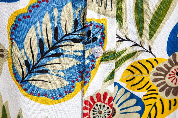 Damkorta ärm skjorta med livlig floraltryck och bekväm passform Mirla-Eva Jonsson