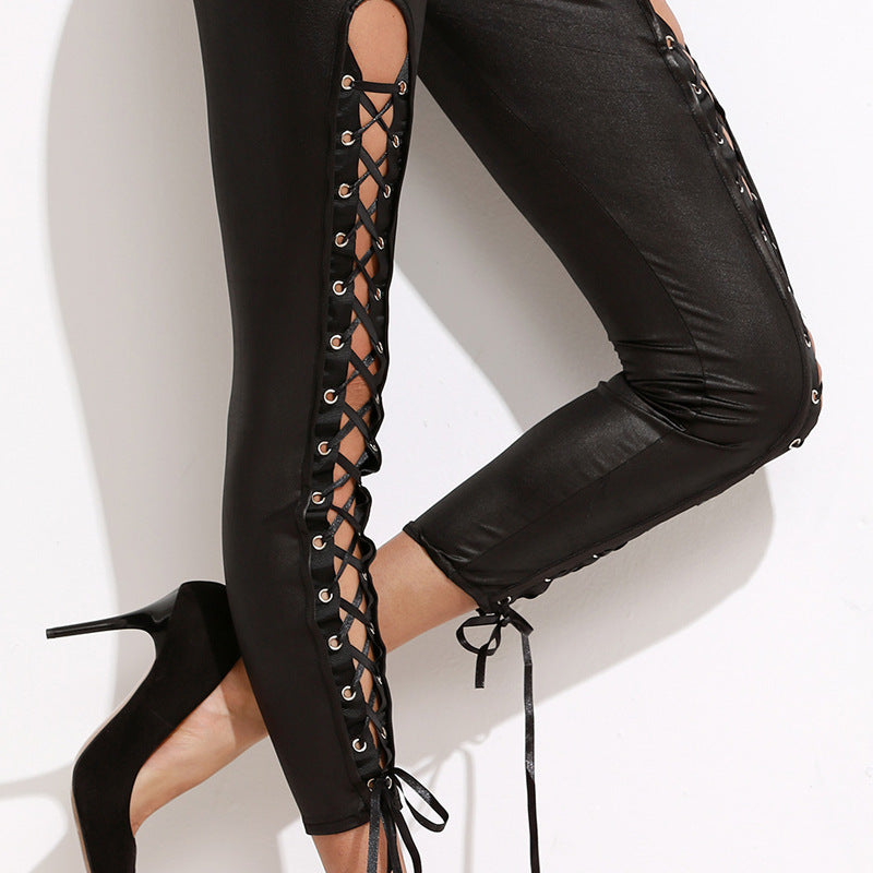 Damleggings med innovativt cut-out och justerbar snördesign Mirla-Eva Jonsson