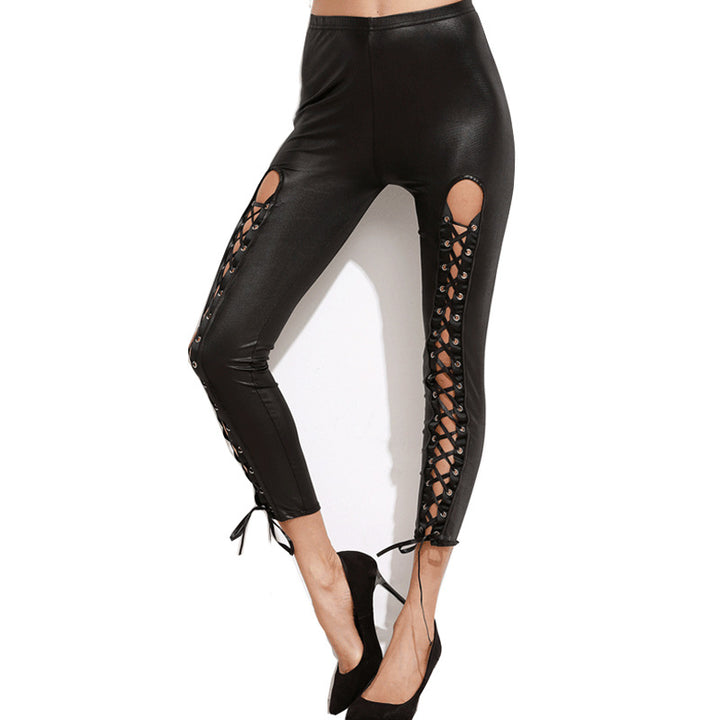 Damleggings med innovativt cut-out och justerbar snördesign Mirla-Eva Jonsson