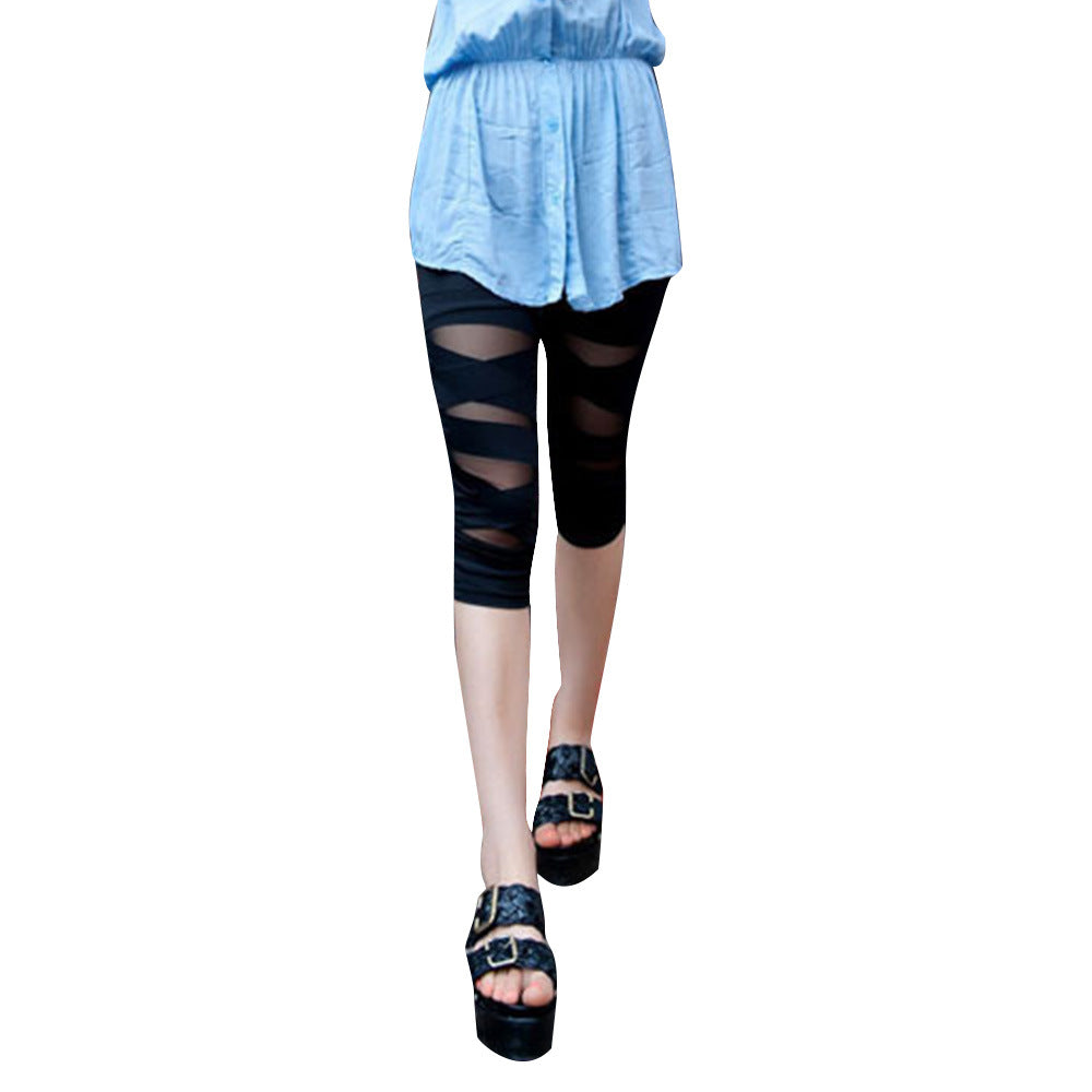 Damleggings med innovativt twist-design och genomskinliga insatser Mirla-Eva Jonsson