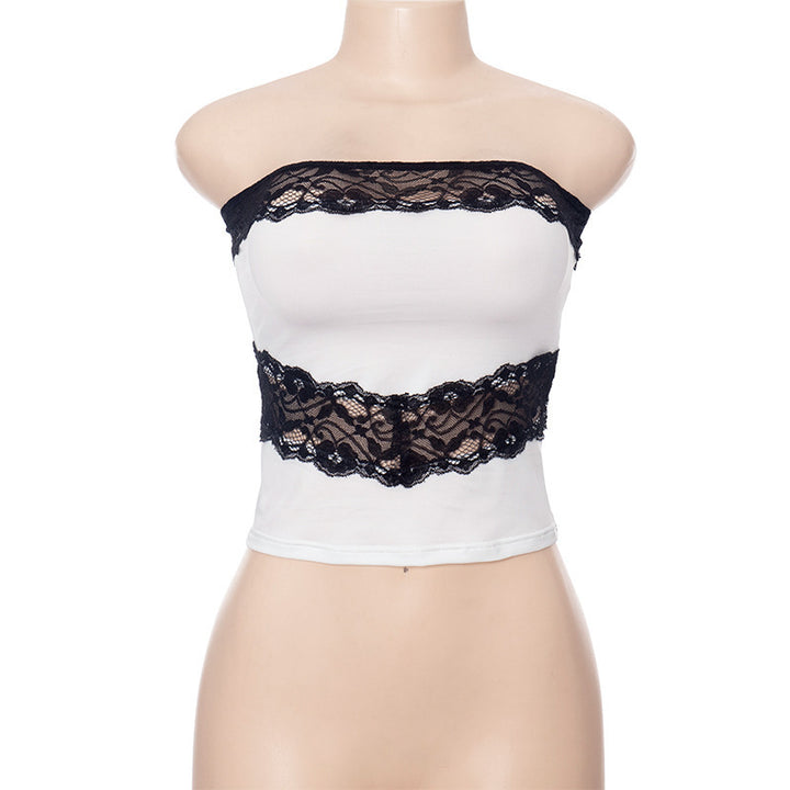 Dammens bandeau-top med elegant spetsdetalj och figursmickrande passform Mirla-Eva Jonsson