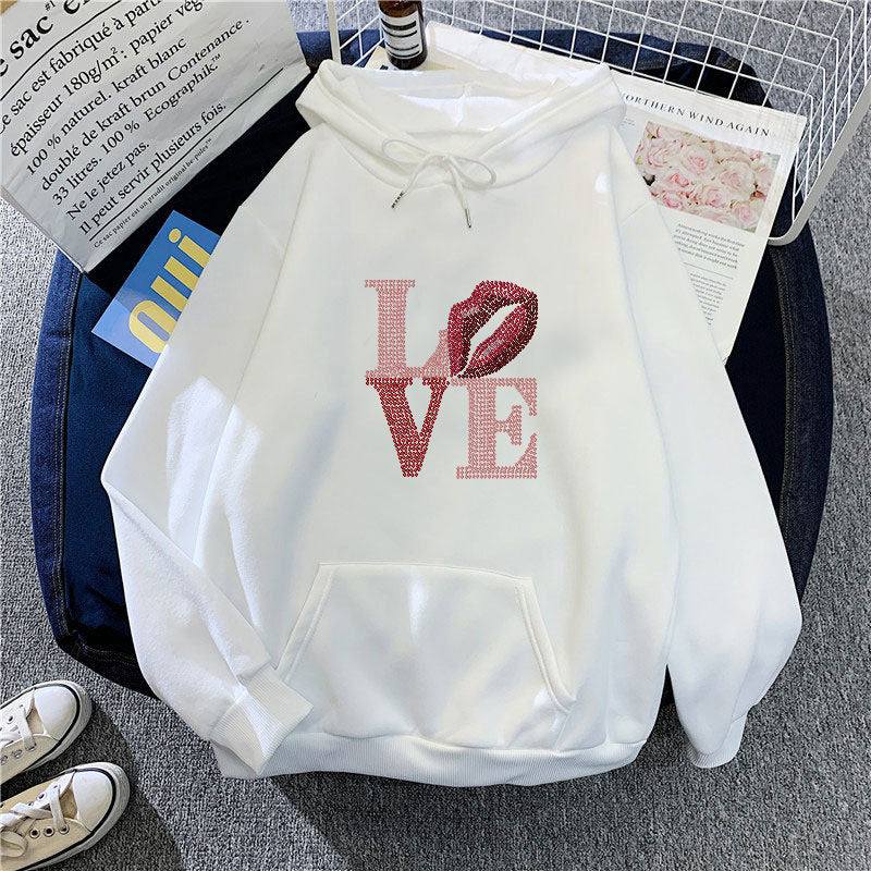 Dammens hoodie med kreativ läppdesign Mirla-Eva Jonsson