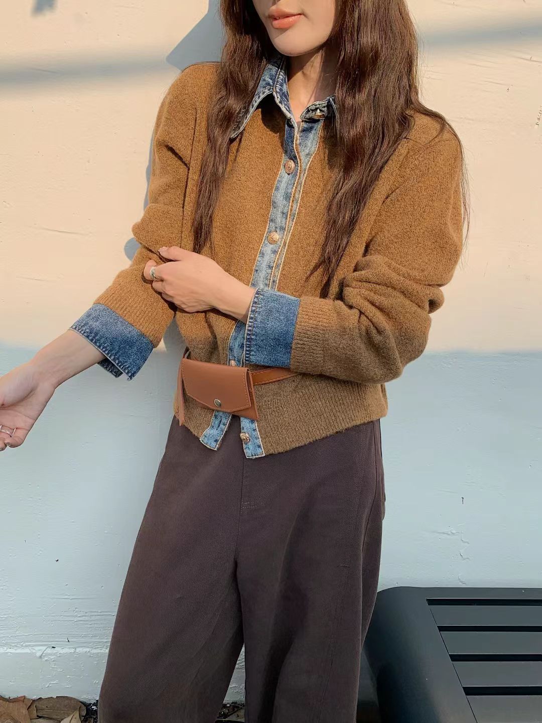 Dammode cardigan med innovativ krage och eleganta knappdetaljer Mirla-Eva Jonsson