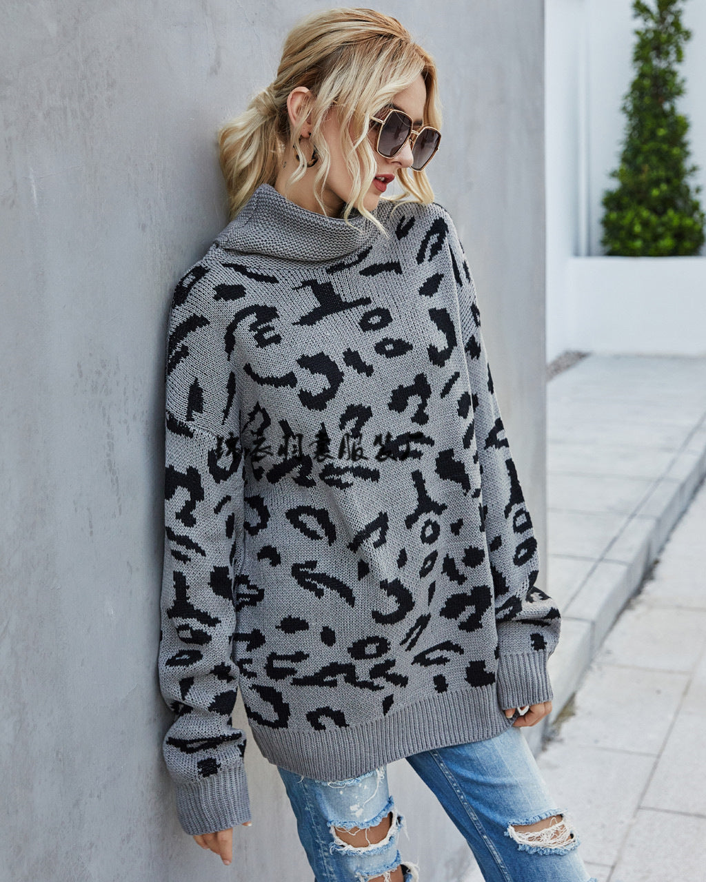 Dammodig tröja med leopardmönster Mirla-Eva Jonsson