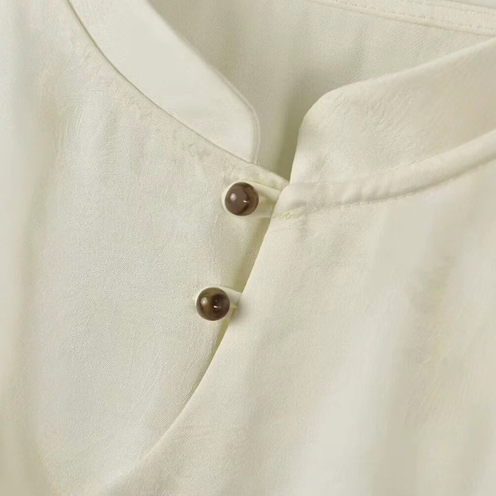 Damon blusenshirt med elegant ståkrage och dekorativa knapppdetaljer Mirla-Eva Jonsson