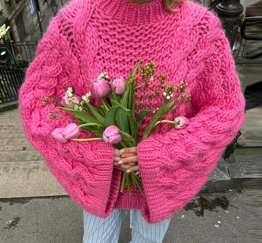 Damoversize stickad tröja med flätstickmönster Mirla-Eva Jonsson
