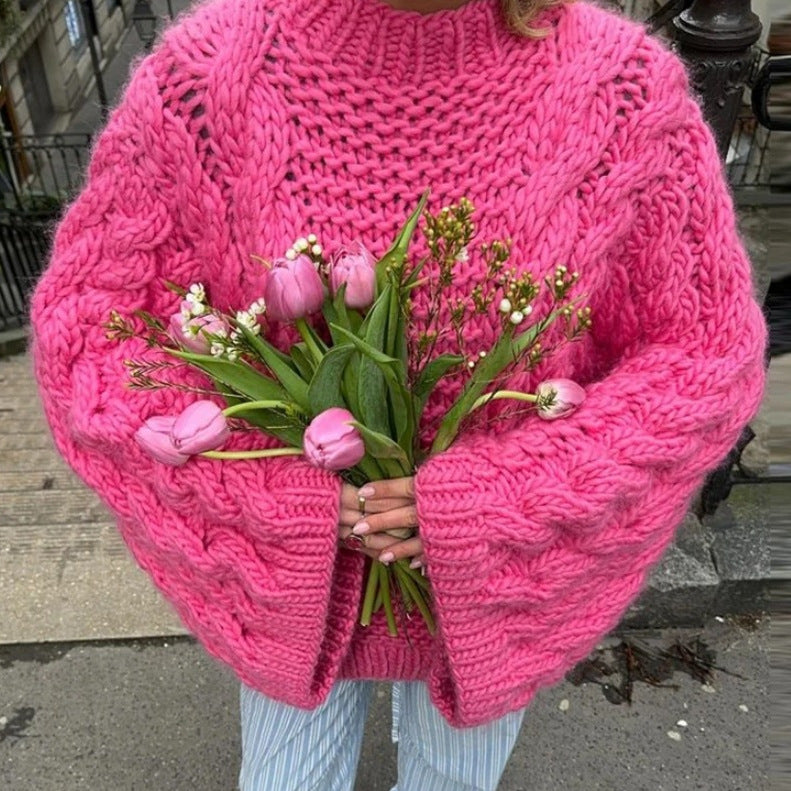 Damoversize stickad tröja med flätstickmönster Mirla-Eva Jonsson