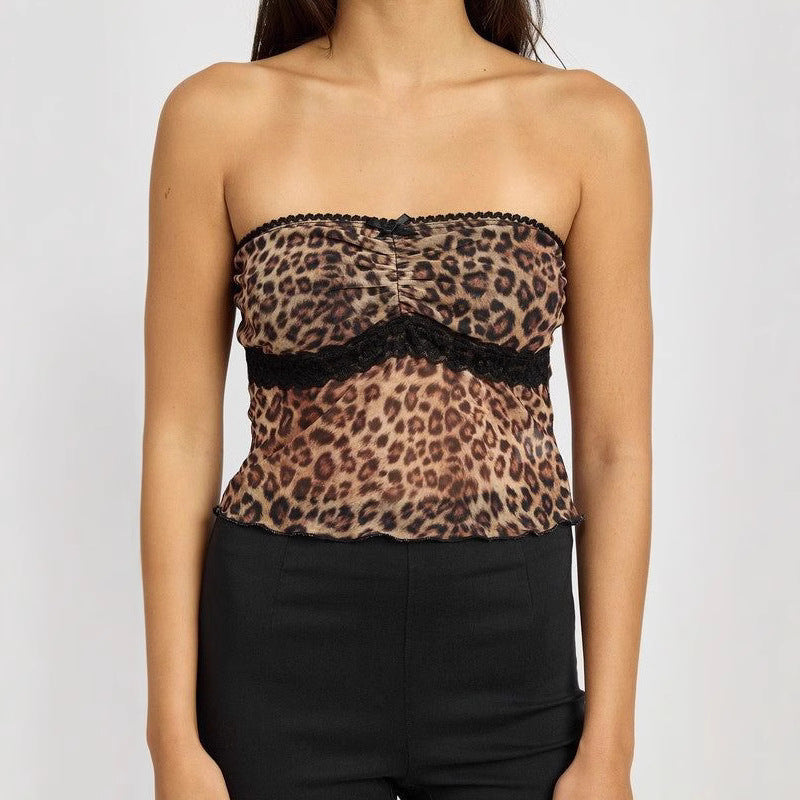 Dams Bandeau-top med trendigt leopardmönster och ömt spetskant Mirla-Eva Jonsson