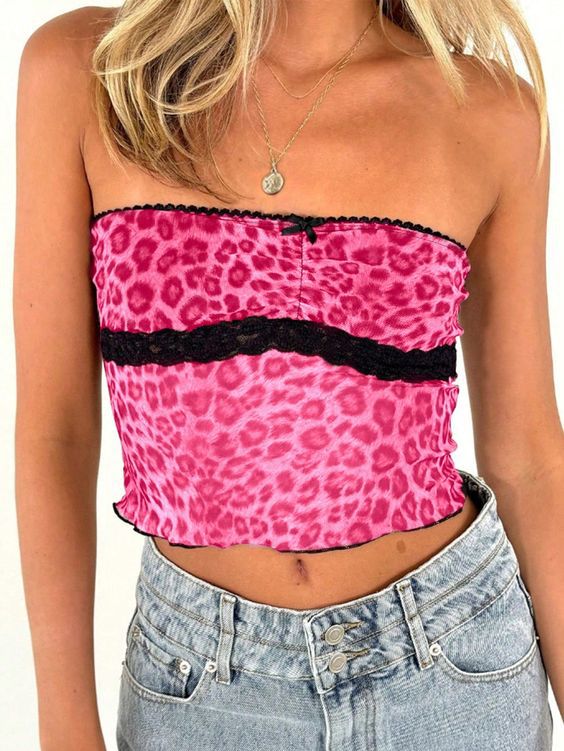 Dams Bandeau-top med trendigt leopardmönster och ömt spetskant Mirla-Eva Jonsson